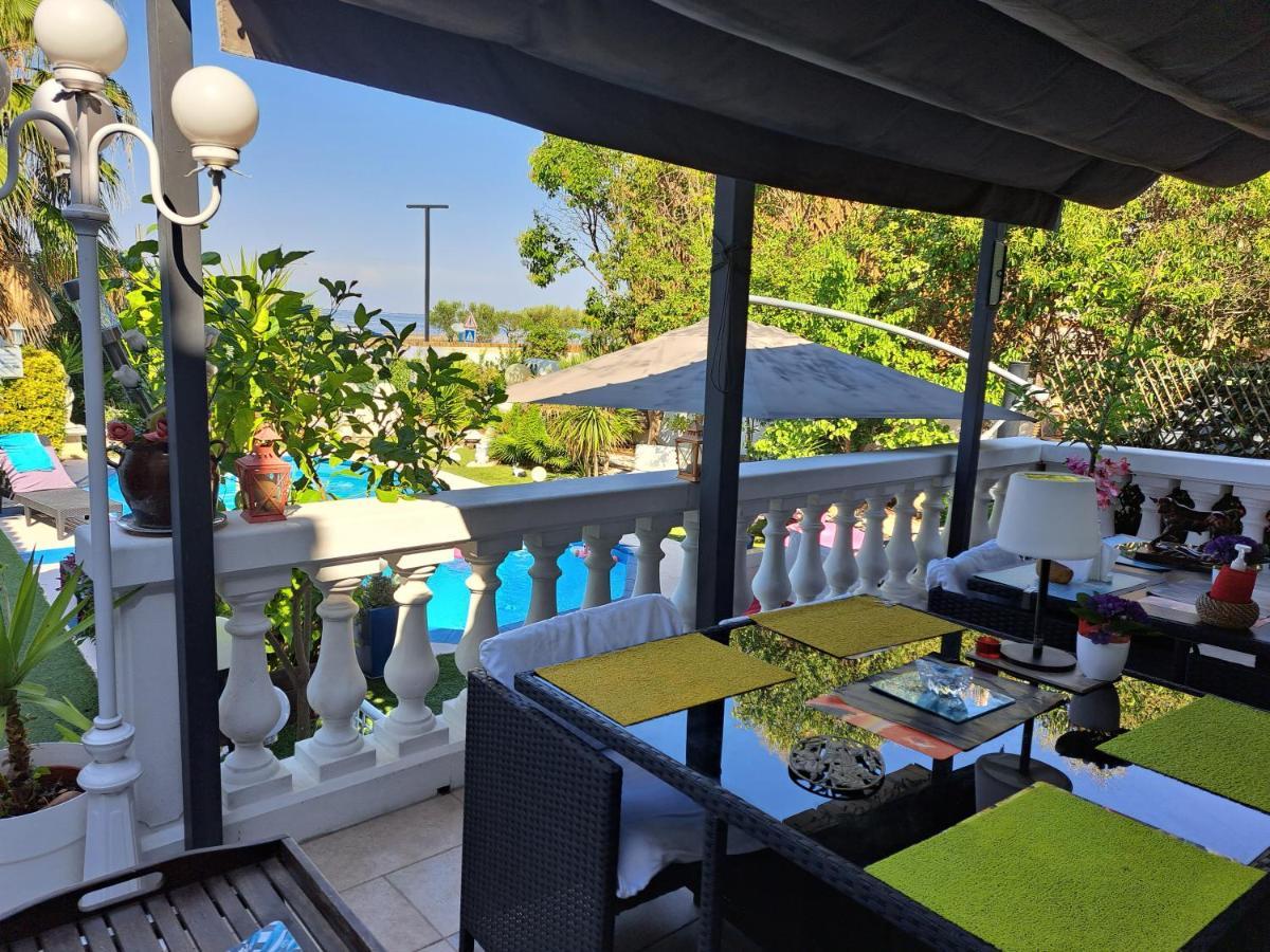 VILLA HÉLÈNE-SUITE Junior MONTPELLIER SUD-PISCINE PRIVÉ-À 2MIN DES PLAGES Pérols Exterior foto
